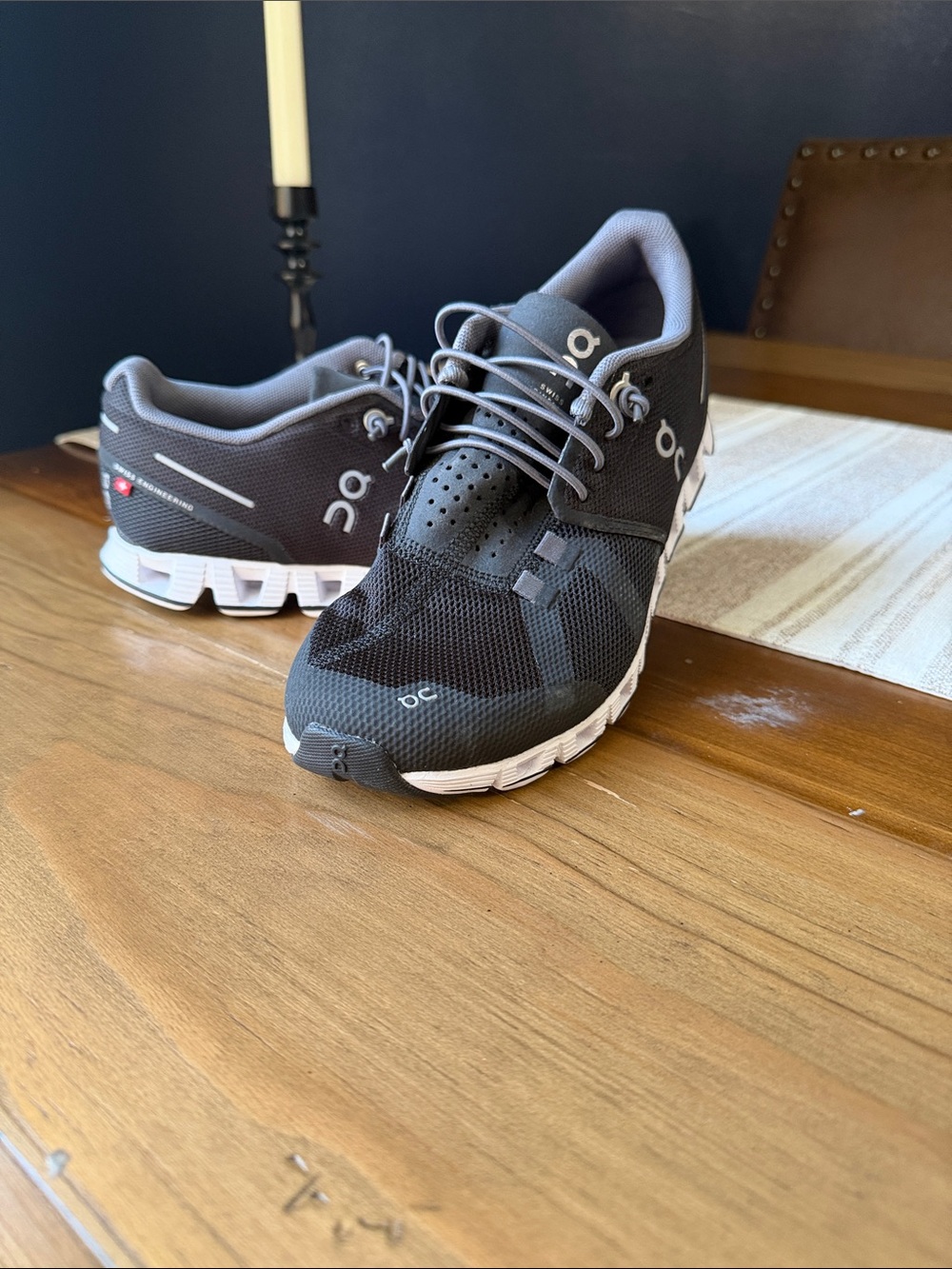 On Cloud Womens Athletic Running Shoes - Black/Gray